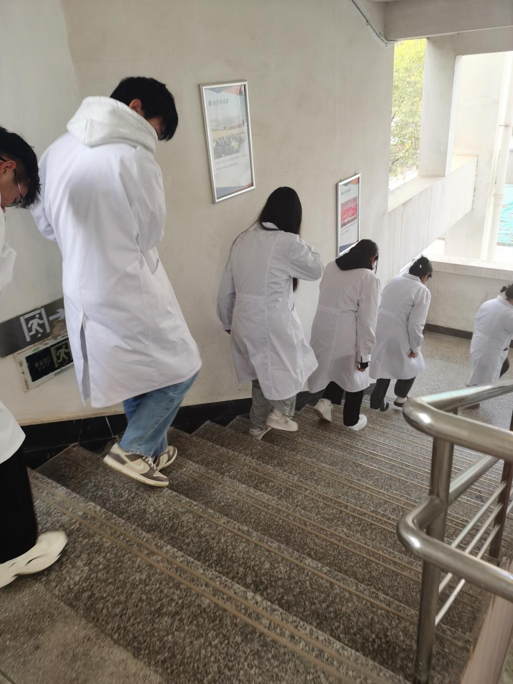 香港大红鹰论坛网