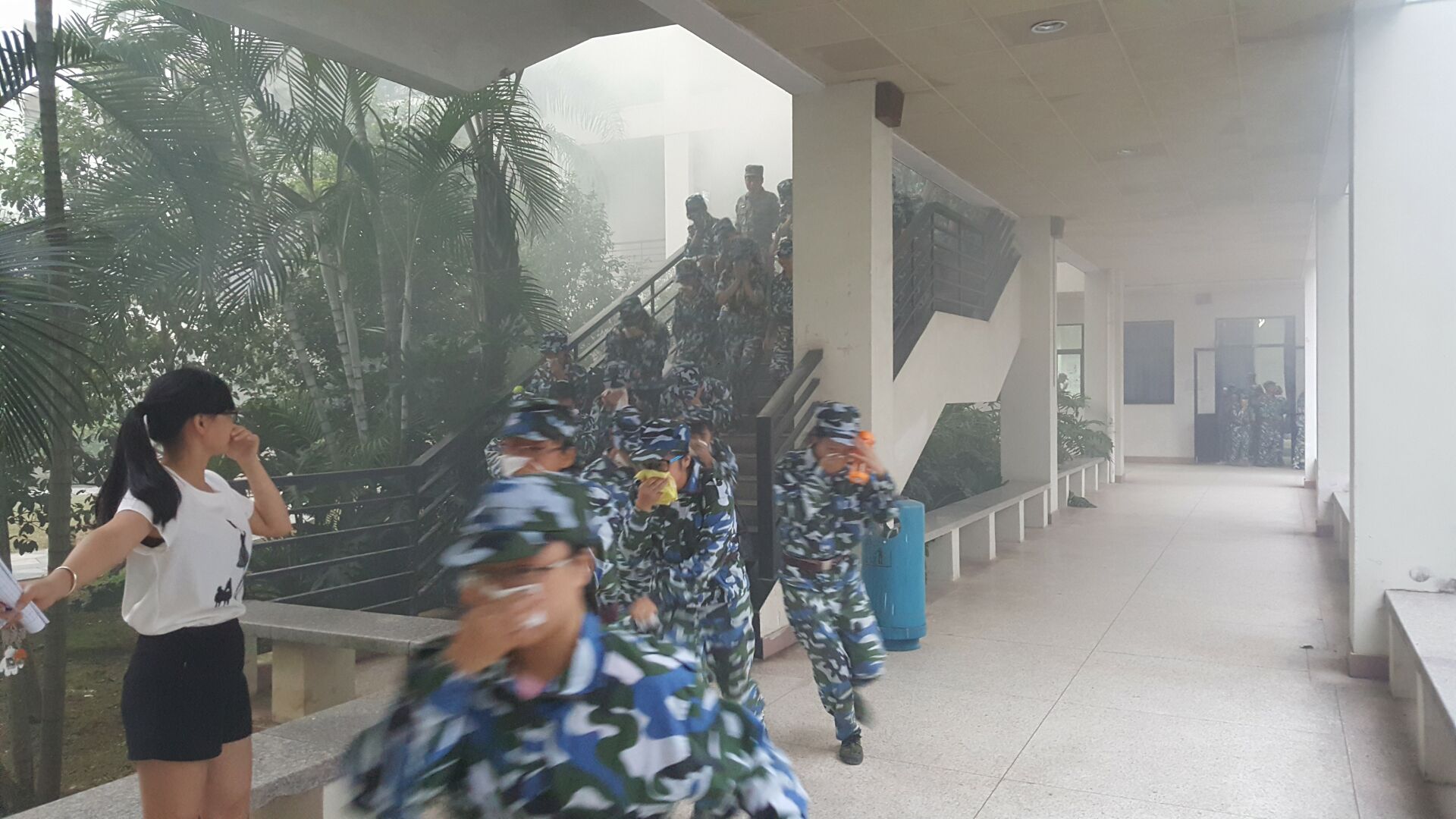 香港大红鹰论坛网