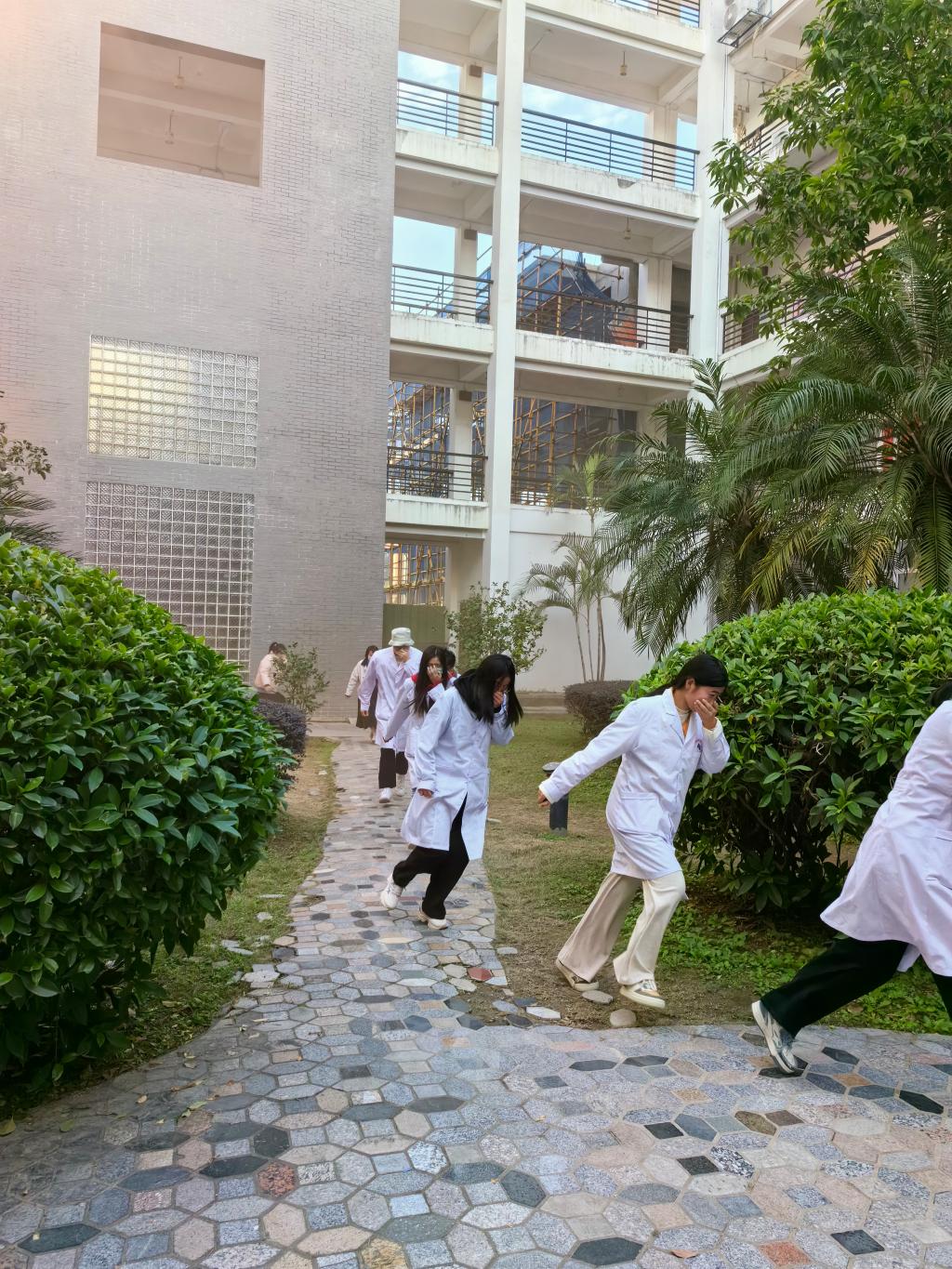 香港大红鹰论坛网